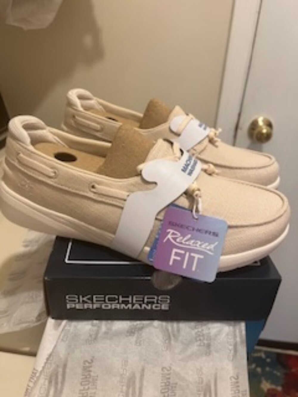 Shoes Skechers size 8